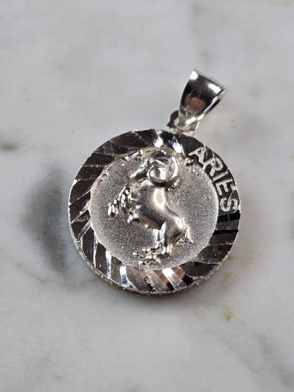 Womens Vintage Estate Sterling Silver Zodiac Aries Pendant 3.5g E5674